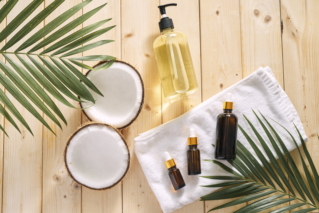 Adopter l’huile de coco dans ses cosmétiques