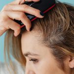 soin cheveux scalp brushing